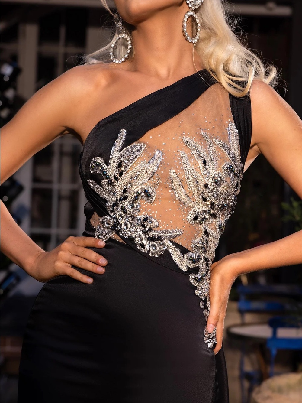Fabulous one-Shoulder Black Evening Gown Portia & Scarlett